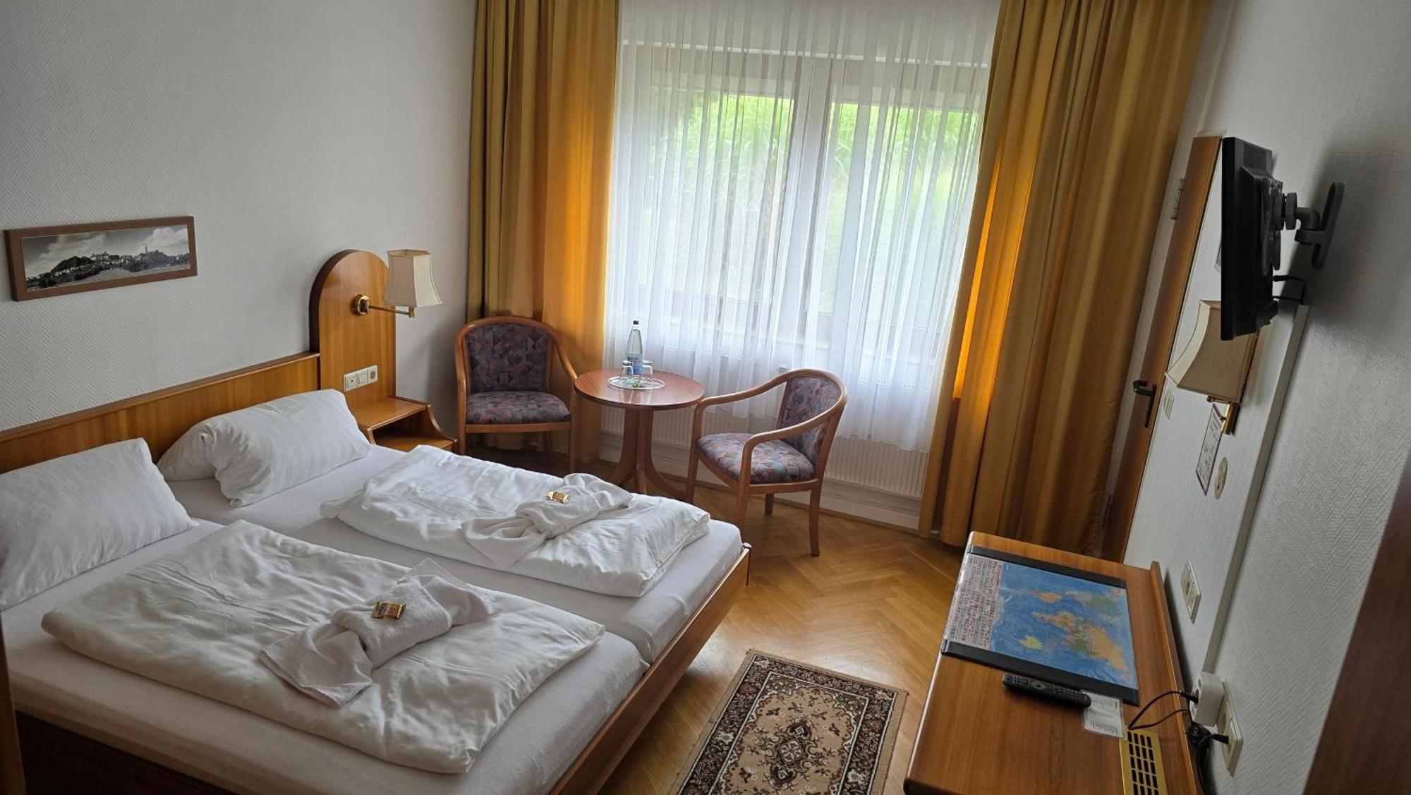 Hotel Morgensonne ออกุสตุสบวร์ก ภายนอก รูปภาพ